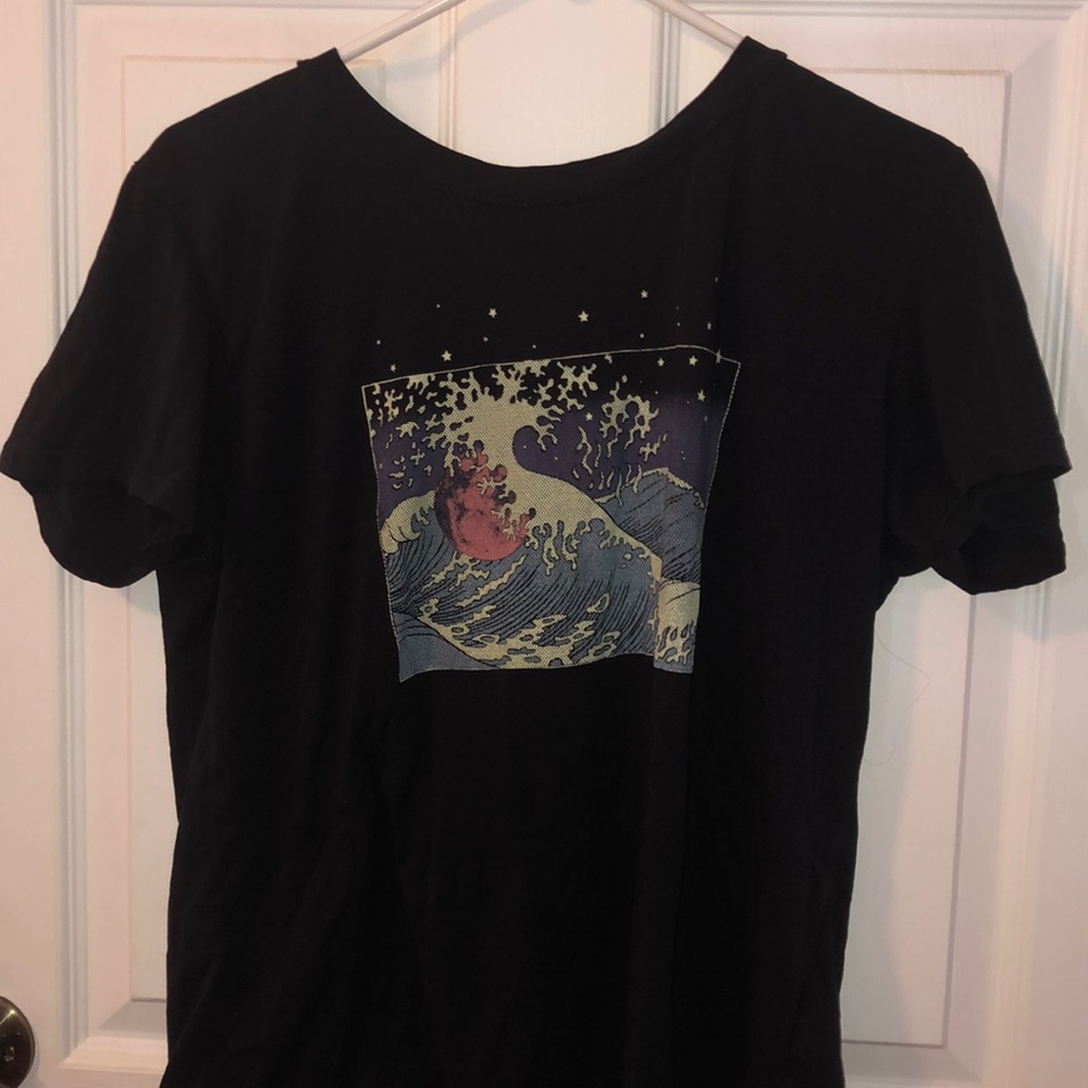 Ocean graphic shirt !